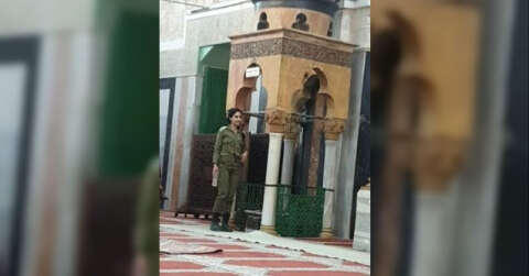 İsrail askerleri Harem-i İbrahim Camii’ne baskın düzenledi