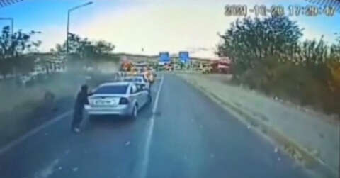 Bingöl’de 6 kişinin yaralandığı kaza araç kamerasında: Aracın altında kalmaktan kıl payı kurtuldu