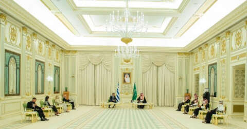 Suudi Arabistan Veliaht Prensi Selman, Yunanistan Başbakanı Miçotakis ile bir araya geldi