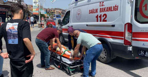 Sakarya’da otomobil ile motosiklet çarpıştı: 2 yaralı