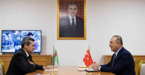 Dışişleri Bakanı Çavuşoğlu, Türkmenistan Dışişleri Bakanı Meredov ile görüştü