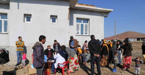 Karacadağ’da mevsimlik tarım işçileri aşılanıyor