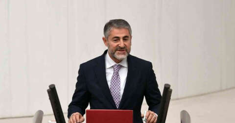 Hazine ve Maliye Bakanı Nureddin Nebati, TBMM’de yemin etti.