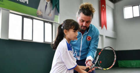 Osmangazi’de engeller tenis ile aşılıyor
