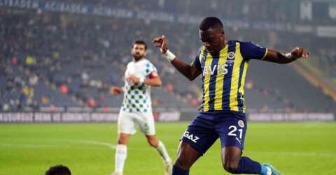 Spor Toto Süper Lig: Fenerbahçe: 1 - Çaykur Rizespor: 0 (İlk yarı)