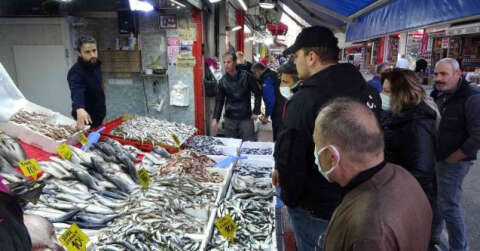 Samsun’da fırtınada artan balık fiyatları yarı yarıya düştü