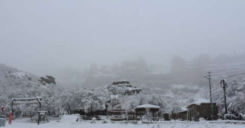 Karaman’ın 3 ilçesine mevsimin ilk karı düştü