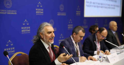 Adalet Bakanlığınca düzenlenen sempozyumda hukuk eğitimi tüm yönleriyle ele alınıyor