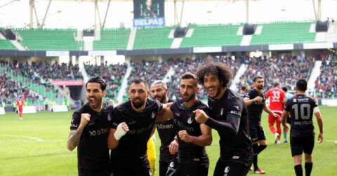 Sakaryaspor, 45 puanla liderliğini koruyor