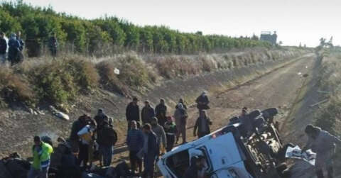 Adana’da tarım işçilerini taşıyan minibüs devrildi: 1 ölü, 10 yaralı