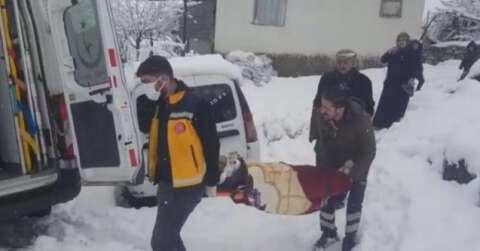 Kar yolları kapattı, damdan düşen çocuk için ekipler seferber oldu