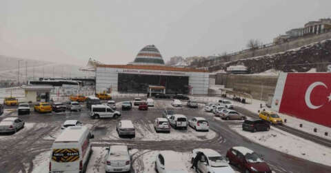 Şanlıurfa’da kar yağışı nedeniyle otobüs seferleri durduruldu