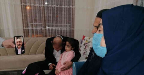 CHP Genel Başkanı Kılıçdaroğlu, Elazığ depreminin simgesi ’Yüsra Bebek’ ile görüştü