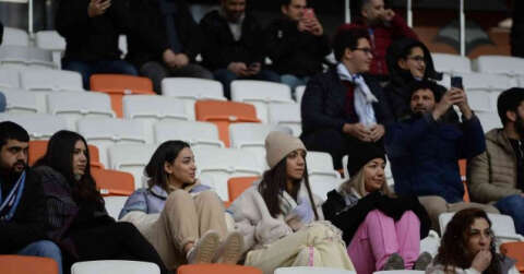 Adana Demirspor’da kadın taraftar sayısı artıyor