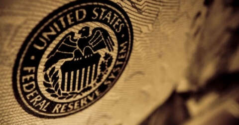 ABD Merkez Bankası (Fed), politika faizini değiştirmeyerek yüzde 0-0,25 aralığında sabit tuttu.