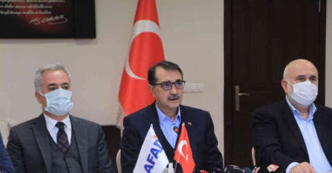 Bakan Dönmez: “Isparta’da kalan 20 bin aboneye enerji vermek için canla başla çalışıyoruz”
