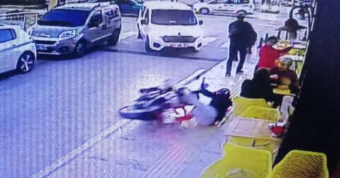 Kaldırımda sürüklenen motosiklet faciaya neden oluyordu