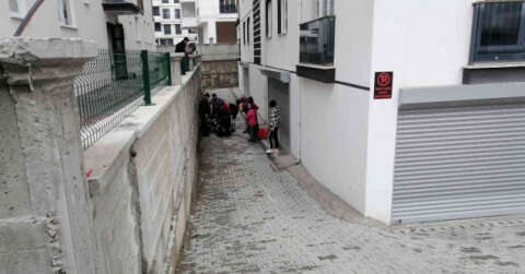 Bolu’da apartmanın 3. katından düşen kadın yaralandı