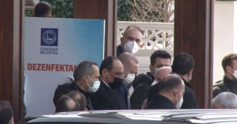 Cumhurbaşkanı Erdoğan cuma namazını Kerem Aydınlar Camii’nde kıldı