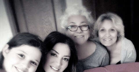 Ünlü şarkıcı Aşkın Nur Yengi’nin anne acısı