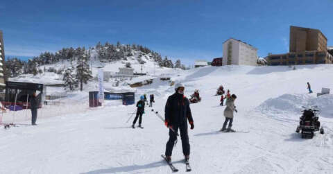 Kartalkaya’da kar kalınlığı 3 metreye yaklaştı