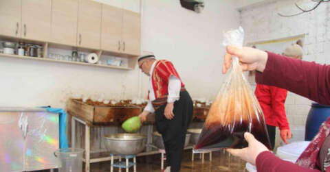 Ramazanın vazgeçilmez içeceği meyan şerbeti mesaisi başladı