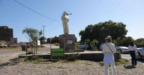 Assos’taki Aristo heykeli yenilendi