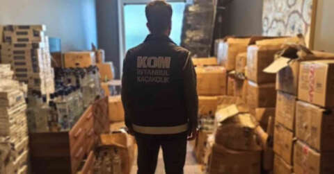 Maltepe’de gizli bölme yaptırılan evde 3 milyon TL’lik kaçak sigara ve alkol ele geçirildi