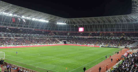 4 Eylül Stadyumu tamamen doldu