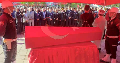 İstanbul’da şehit olan polis memuru Hüseyin Duman gözyaşları arasında toprağa verildi