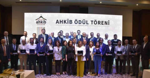 Tekin: “Hazır giyim ve konfeksiyon sektöre ihracat rekorlarına imza attı”