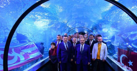 Dünyada tünel içerisinde inşa edilen ilk akvaryum Trabzon’da açıldı