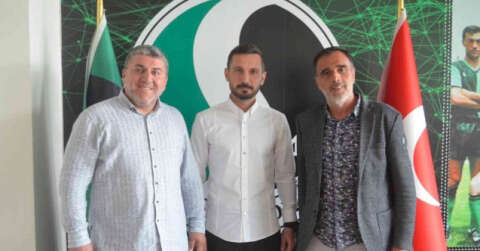 Sakaryaspor’da Tuncay Şanlı’dan boşalan koltuk İlker Püren’e verildi