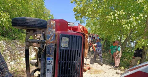 Frenleri boşalan kamyonet devrildi: 6 yaralı
