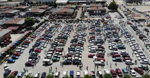 İkinci el oto pazarında bayram hareketliliği başladı