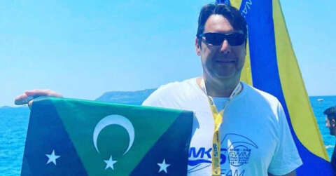 Osmangazi Belediye Başkan Yardımcısı , Yunanistan’dan Türkiye’ye yüzerek geçti