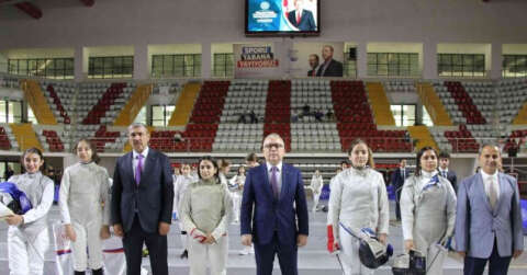 Türkiye Eskrim Şampiyonası’nın açılış seremonisi yapıldı
