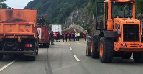 Artvin’in Kemalpaşa ilçesinde heyelan: 1 ölü, 2 yaralı