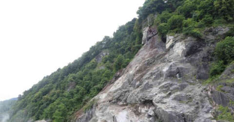 Artvin’deki heyelan sonrası dağcılar incelemede bulundu