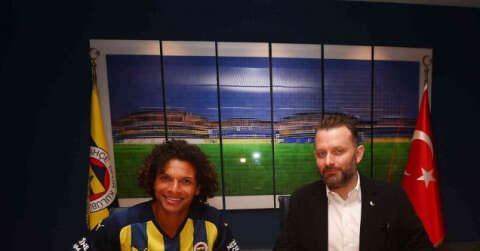 Fenerbahçe, Brezilyalı futbolcu Willian Arao ile 2+1 yıllık sözleşme imzalandığını açıkladı.