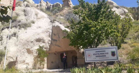 Peribacasından karakol kendine hayran bırakıyor