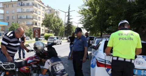 Samsun polisi 1 ayda 98 ateşli silah ve 327 kesici alet ele geçirdi