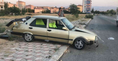 Elazığ’da ehliyetsiz sürücü kaza yaptı: 3 yaralı