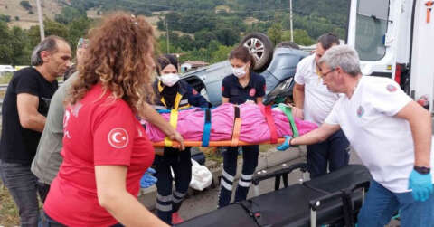 Tatil dönüşü takla atan otomobildeki yaşlı adam hayatını kaybetti