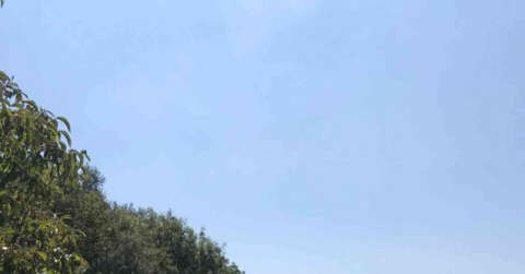 Çanakkale’de kamyon şarampole uçtu: 2 yaralı