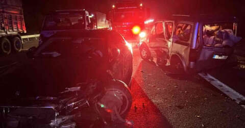 Zincirleme kazada emniyet kemeri hayat kurtardı