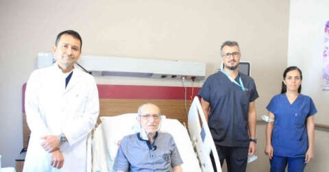 Elazığ’da, küçük bir kesiden akciğer kanseri ve göğüs kitlesi ameliyatları yapıldı