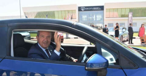 KKTC Cumhurbaşkanı Tatar milli otomobil GÜNSEL ile test sürüşü yaptı