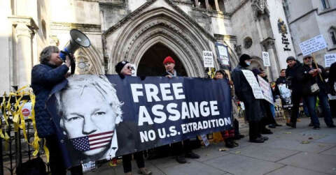 Assange ile görüşen ABD’li gazeteci ve avukatlar gözetlendikleri iddiası ile CIA’ye dava açtı