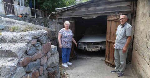 Eşinin hatırası otomobili 36 yıl garajda sakladı